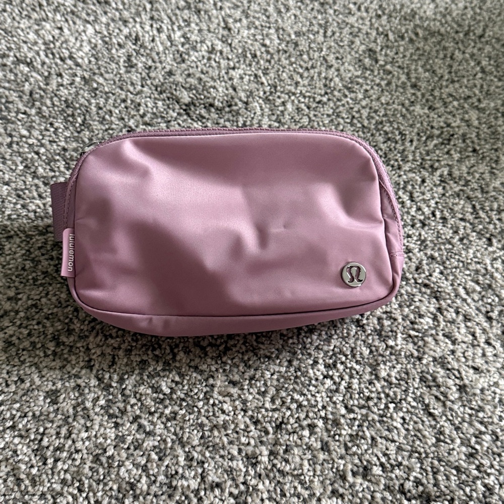 Lululemon Belt Bag - blush pink